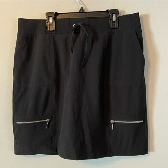 Chicos Zenergy Black Skort Size 0 (4) XS Zipper Pockets Sporty Stretch Tie Waist - Picture 1 of 6